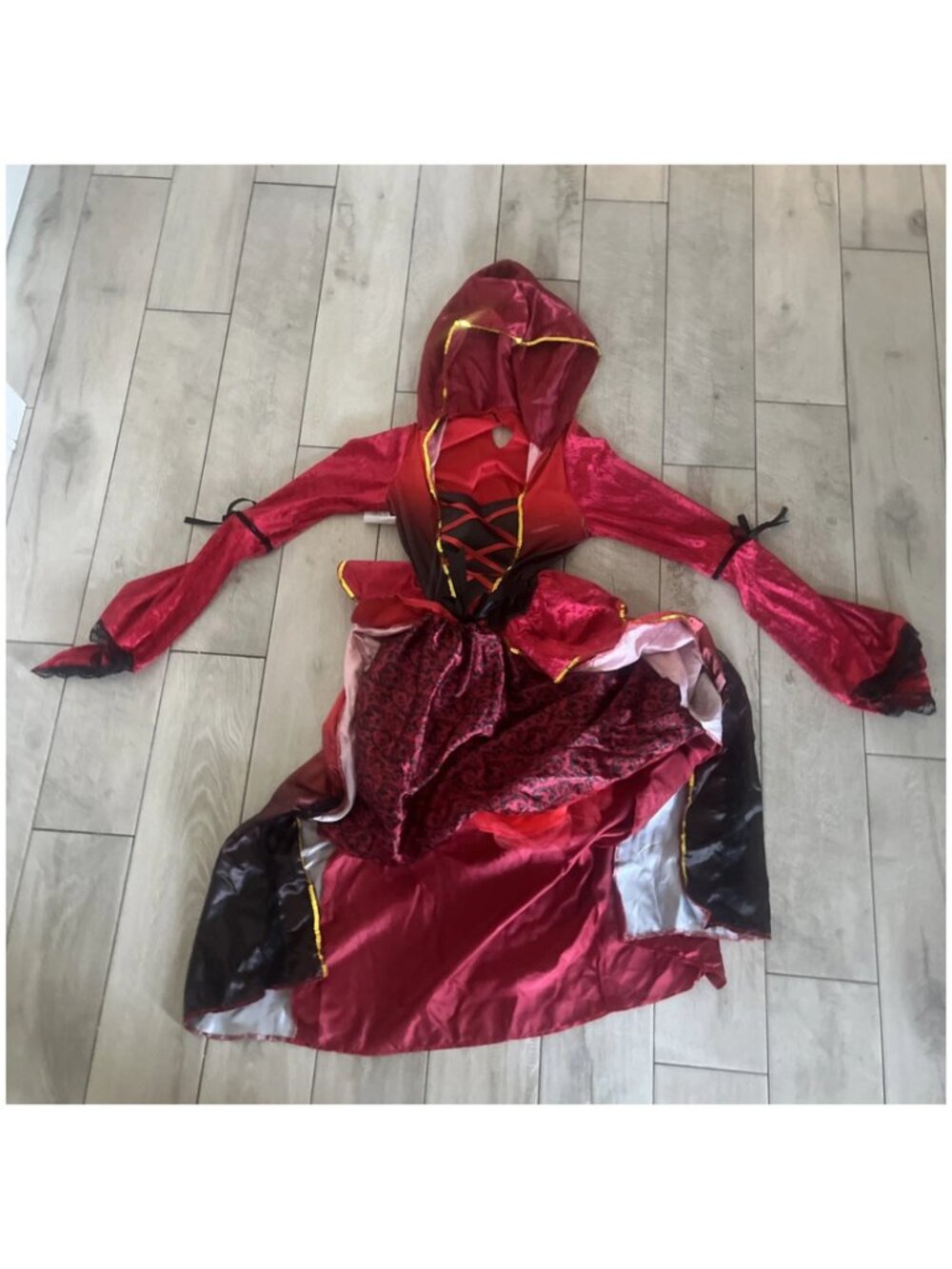 Girl's Red Riding Hood Halloween Costume - Medium (8-10)